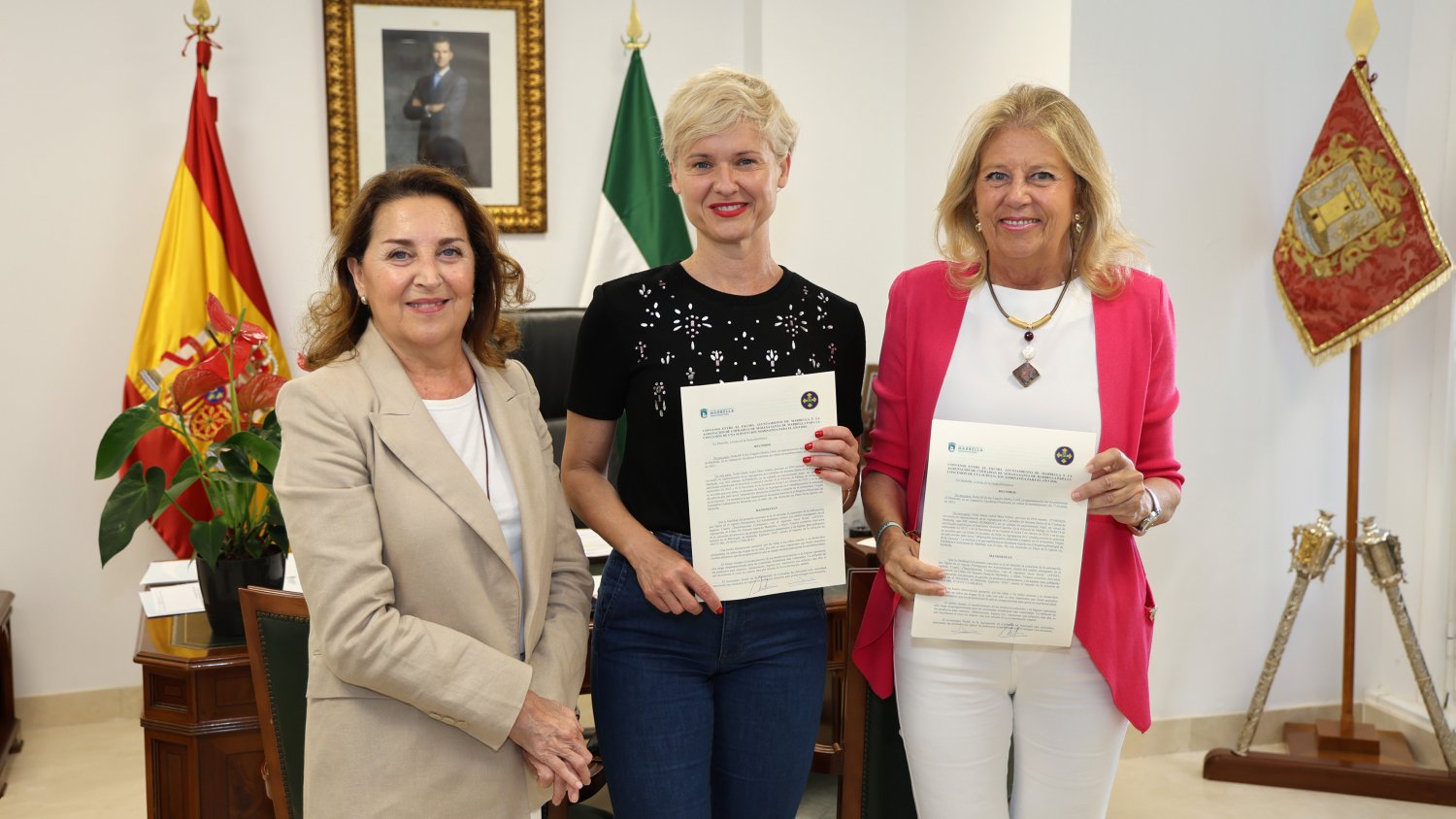 Marbella destina 12.000 euros al economato de Cofradías para productos infantiles