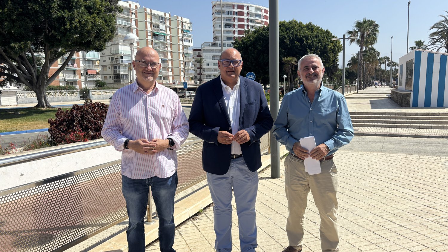 Concluye la renovación integral del alumbrado LED del paseo marítimo de Torre del Mar y su entorno