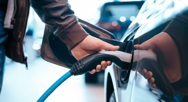 La UMA propone una solución para detectar y rastrear anomalías y ataques en estaciones de vehículos eléctricos