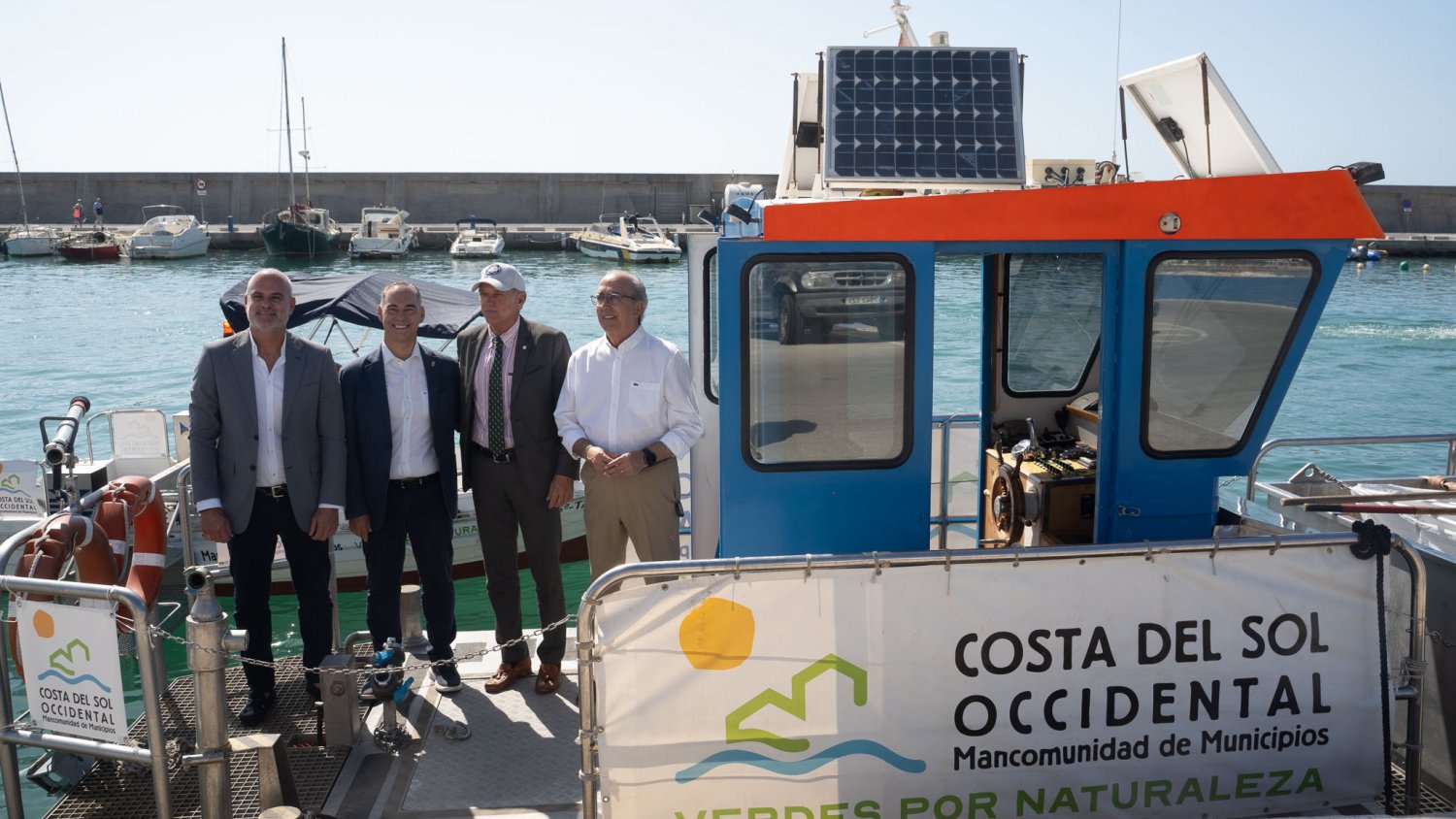 La Mancomunidad presenta el servicio de limpieza de las aguas litorales con una inversión de 1.400.000 euros