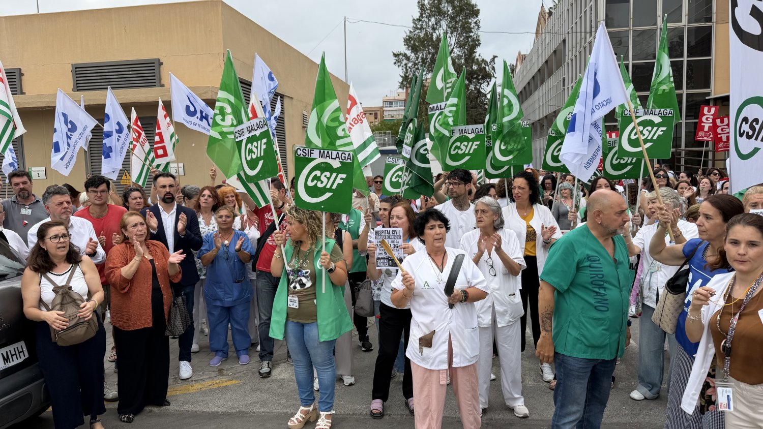 El PSOE acusa a Moreno Bonilla y De la Torre de convertir el aparcamiento del Hospital Civil en un “peaje”