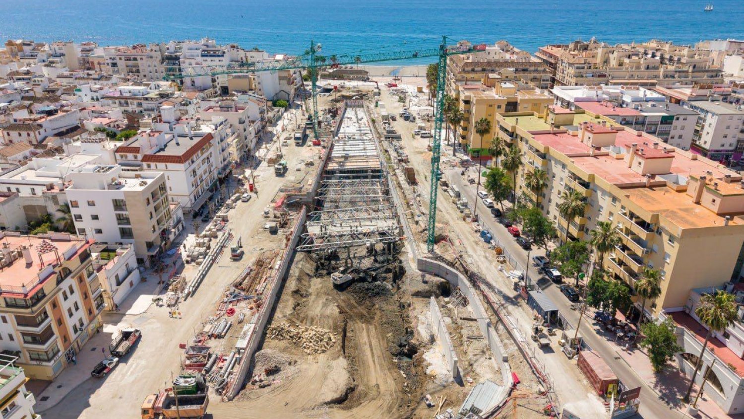 El Ayuntamiento de Estepona continúa con las obras del bulevar con varias fases en proceso de finalización