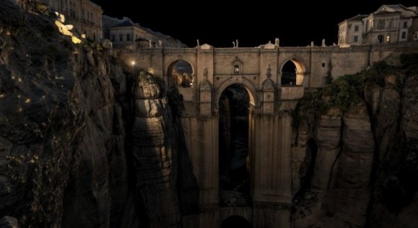 Ronda precisa el proyecto de iluminación ornamental del Puente Nuevo