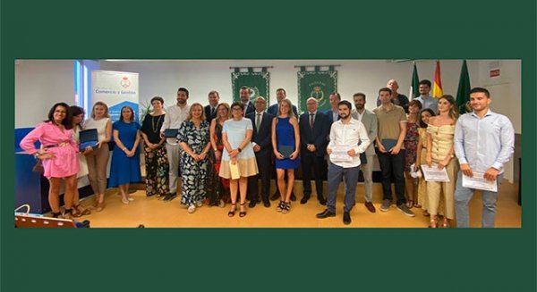 UMA.- La Facultad de Comercio entrega sus premios, honores y distinciones