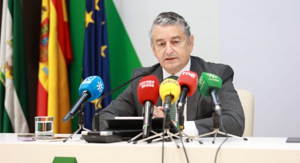 Sanidad anticipa más de 41.000 contratos para cubrir vacaciones este verano