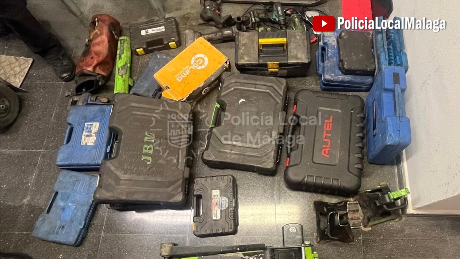 La Policía Local de Málaga impone 19 denuncias por reparar vehículos de manera ilegal en el Guadalhorce