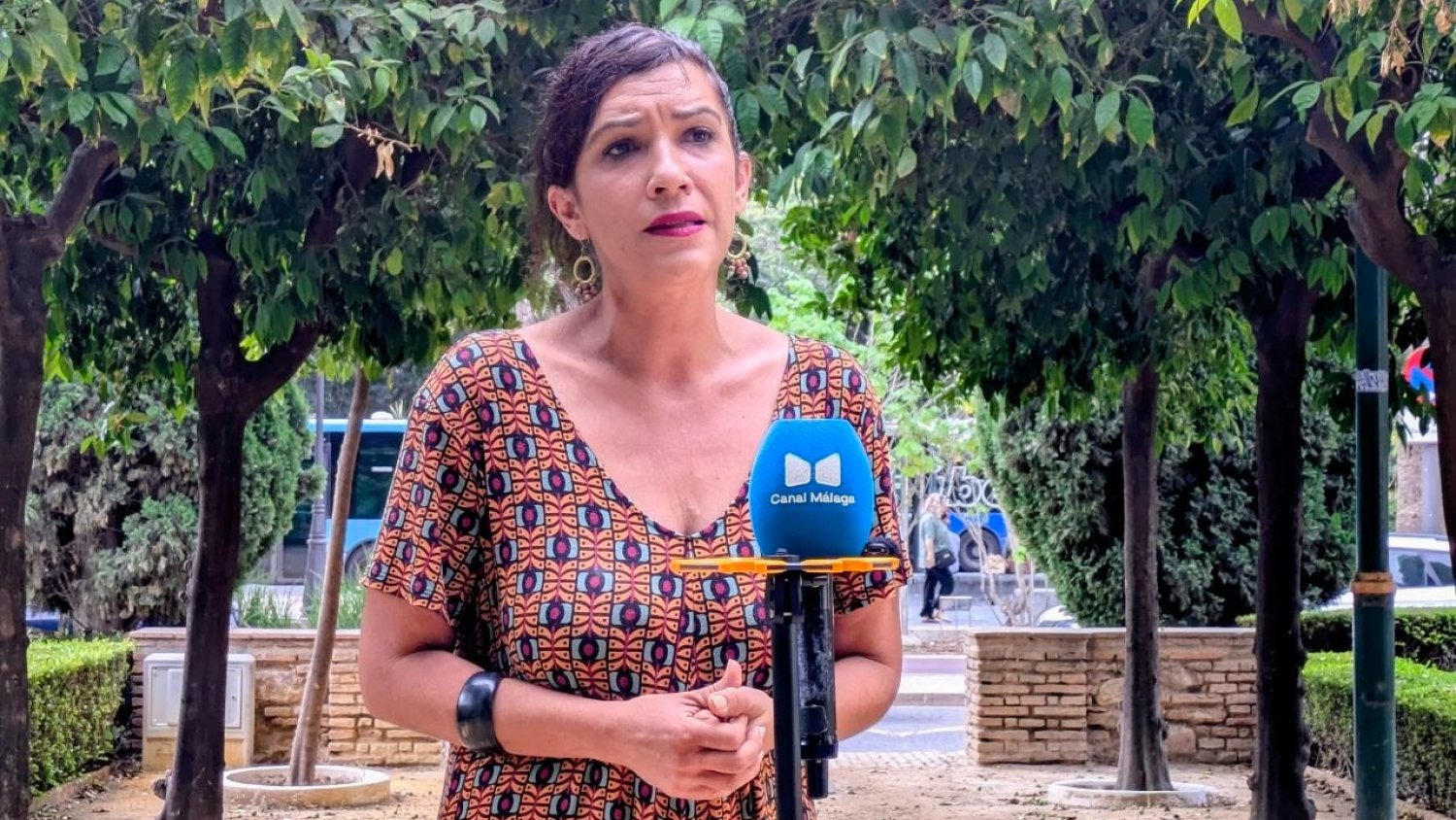 Morillas celebra que María, vecina de 95 años, evite el desahucio 