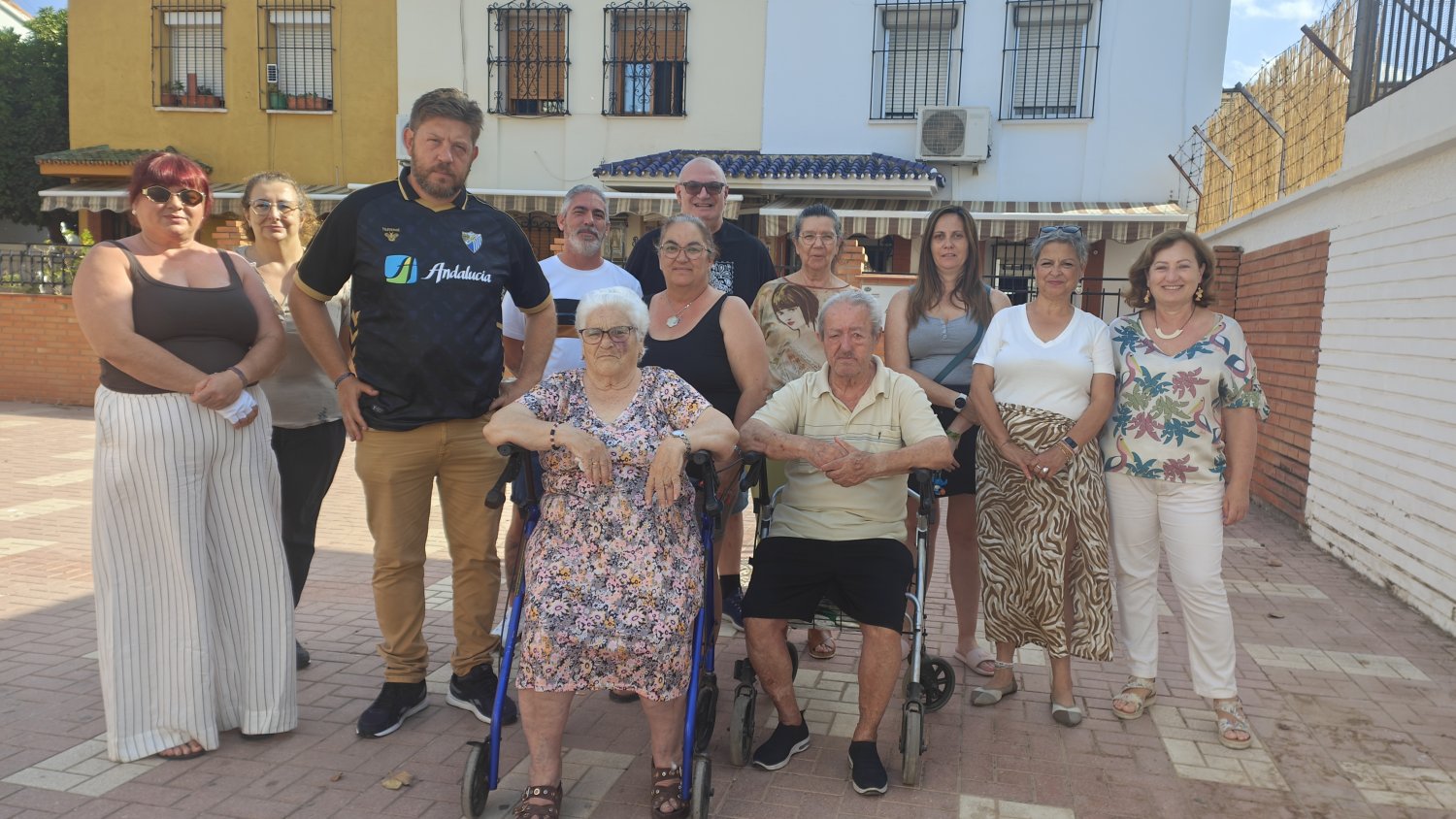 Con Málaga exige un plan urgente para finalizar las actuaciones pendientes en la barriada de las 503 Viviendas