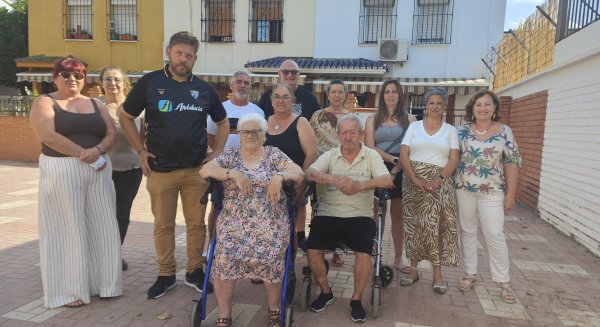 Con Málaga exige un plan urgente para finalizar las actuaciones pendientes en la barriada de las 503 Viviendas