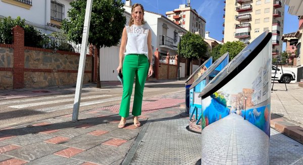 El Ayuntamiento de Fuengirola sigue embelleciendo con imágenes de la ciudad los contenedores soterrados