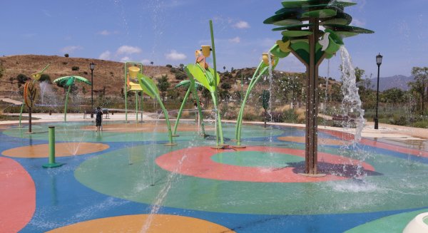 Mijas estrena el ‘splash park’ del Gran Parque, una zona infantil acuática con 41 elementos interactivos 