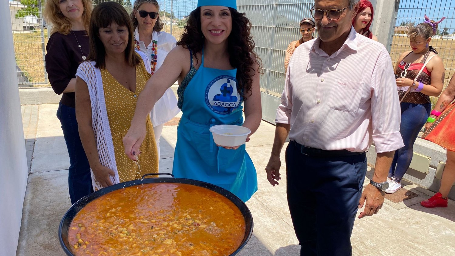 Rocío Ruiz participa en un encuentro en Chiclana con familias de pacientes con daño cerebral