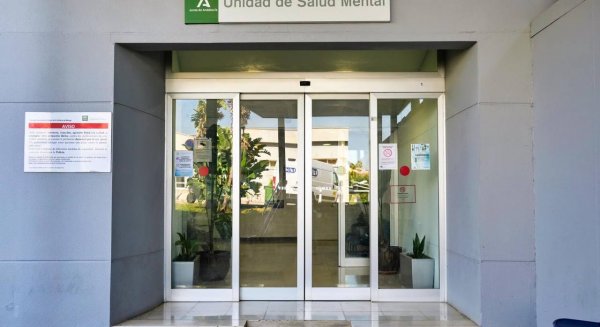 El Hospital Clínico de Málaga incorpora el programa de prevención suicida “ContSui”
