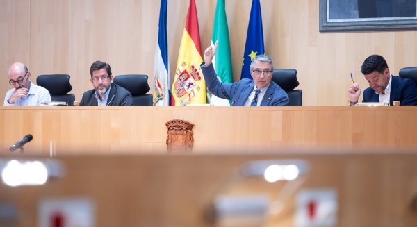 La Diputación de Málaga aprueba 44,2 millones para infraestructuras, carreteras y el sector agroalimentario