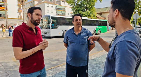 El PSOE critica el “transporte low cost” que la Junta y Lupiáñez han impuesto a Vélez-Málaga