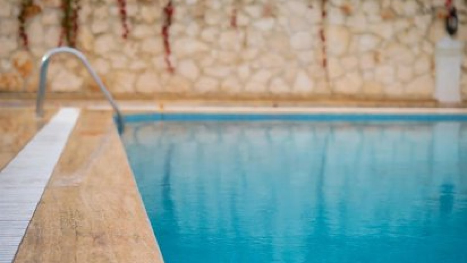 Fallece una niña de tres años tras sufrir un accidente en una piscina de Cártama