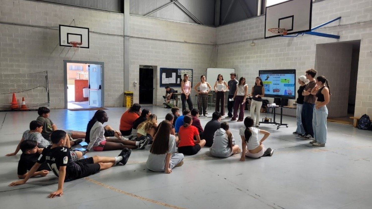 “La noche en las aulas” cierra el curso 2025/26 con un centenar de talleres