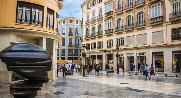 Málaga lidera el crecimiento económico en Andalucía y prevé un avance del 2,4% en 2026, según Unicaja