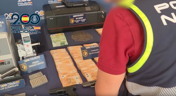 Desarticulada una organización criminal internacional que fabricaba permisos de conducir del Reino Unido 