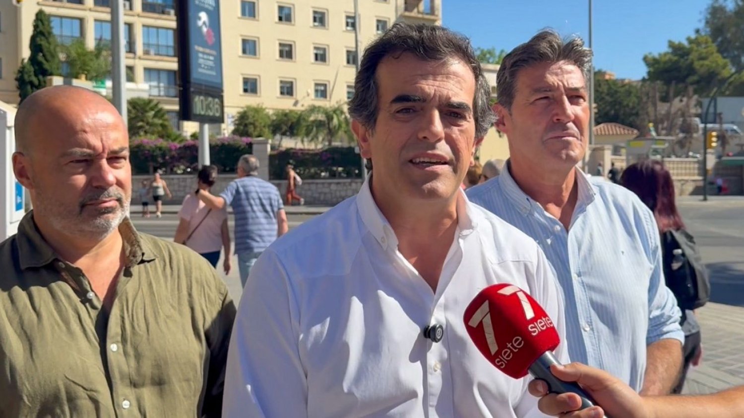 VOX critica la suspensión de quirófanos en el Hospital Regional de Málaga por la falta de camas