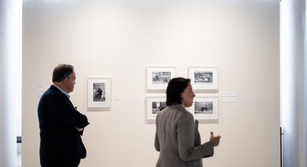 MUCAC La Coracha presenta 'Paz Errázuriz. Poéticas de resistencia', con fotografías de la colección de la artista