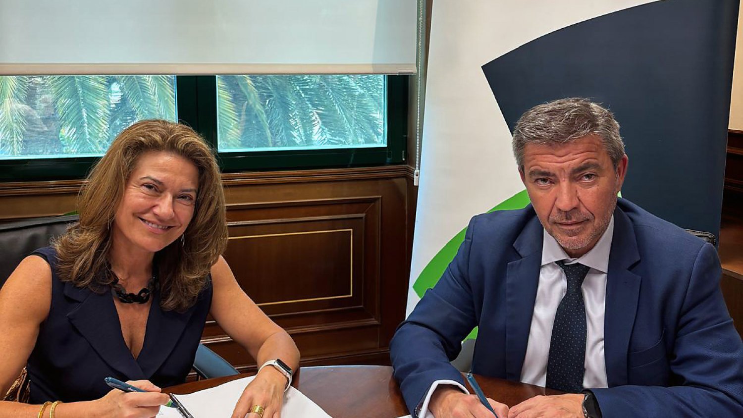 Unicaja fortalece su apoyo a los gestores administrativos de Málaga con una nueva oferta financiera para el colectivo
