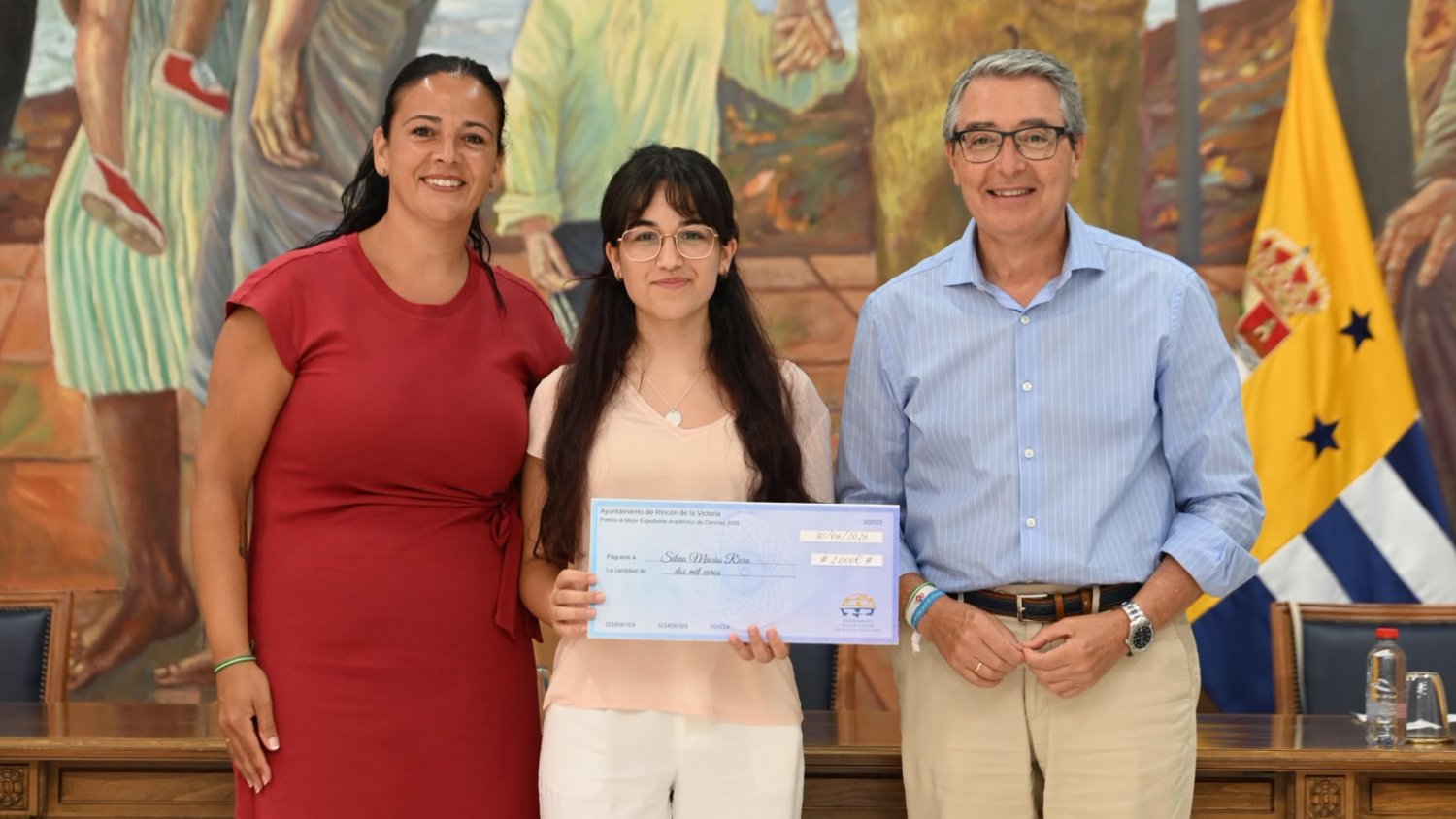 Rincón de la Victoria reconoce la excelencia académica de la alumna Silvia Macías con el I Premio al Mejor Expediente de Ciencias