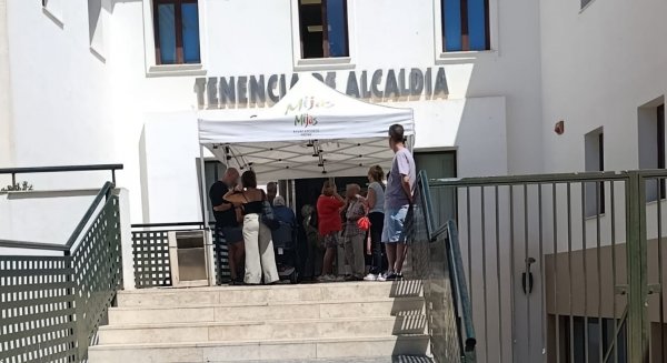El PSOE critica largas colas a las puertas de la Tenencia de Alcaldía de Las Lagunas