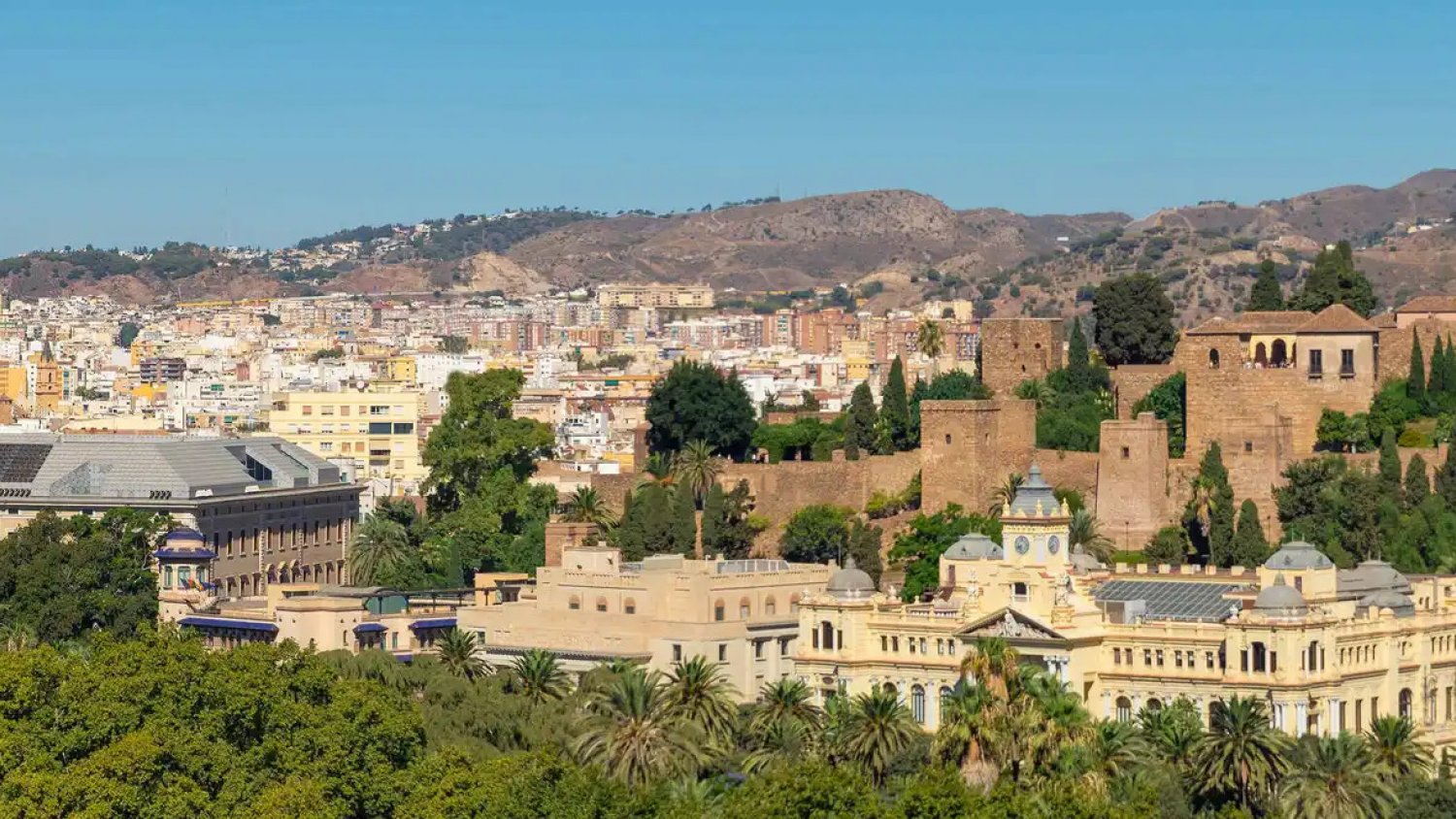 El paro baja de la barrera de los 100.000 desempleados en Málaga durante el mes de junio