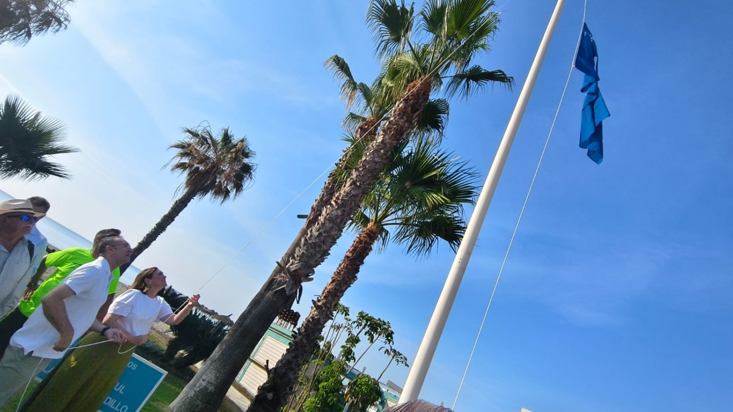 Torremolinos renueva la Bandera Azul en todo su litoral y revalida la calidad de sus playas