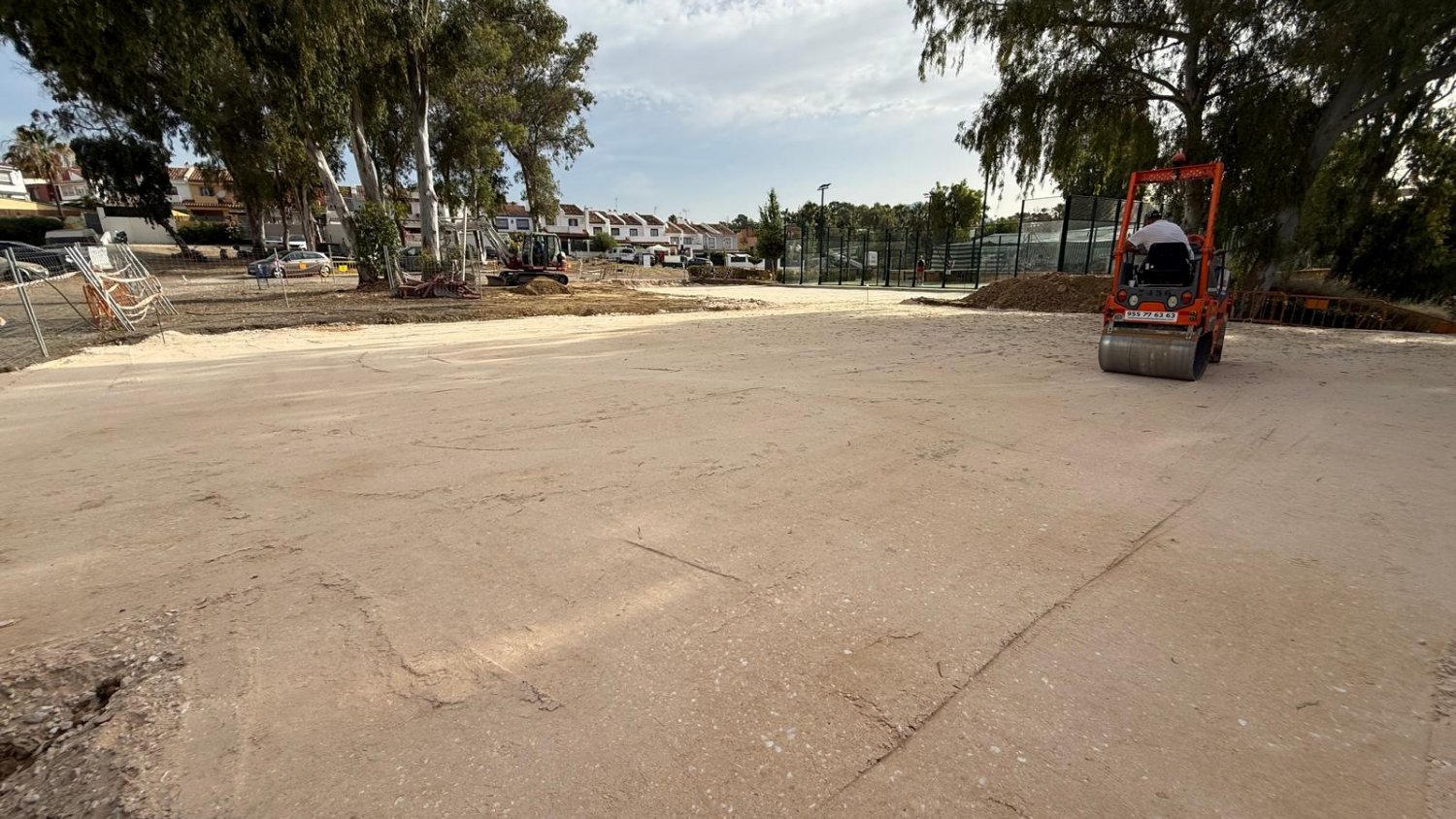Estepona avanza en las obras de construcción de dos nuevas pistas de pádel gratuitas en Nueva Atalaya