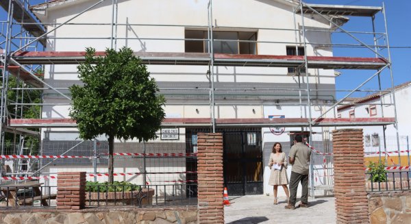 El Ayuntamiento de Ronda comienza las obras de reparación de la cubierta del Centro Cívico Juan Carlos I de la barriada Padre Jesús