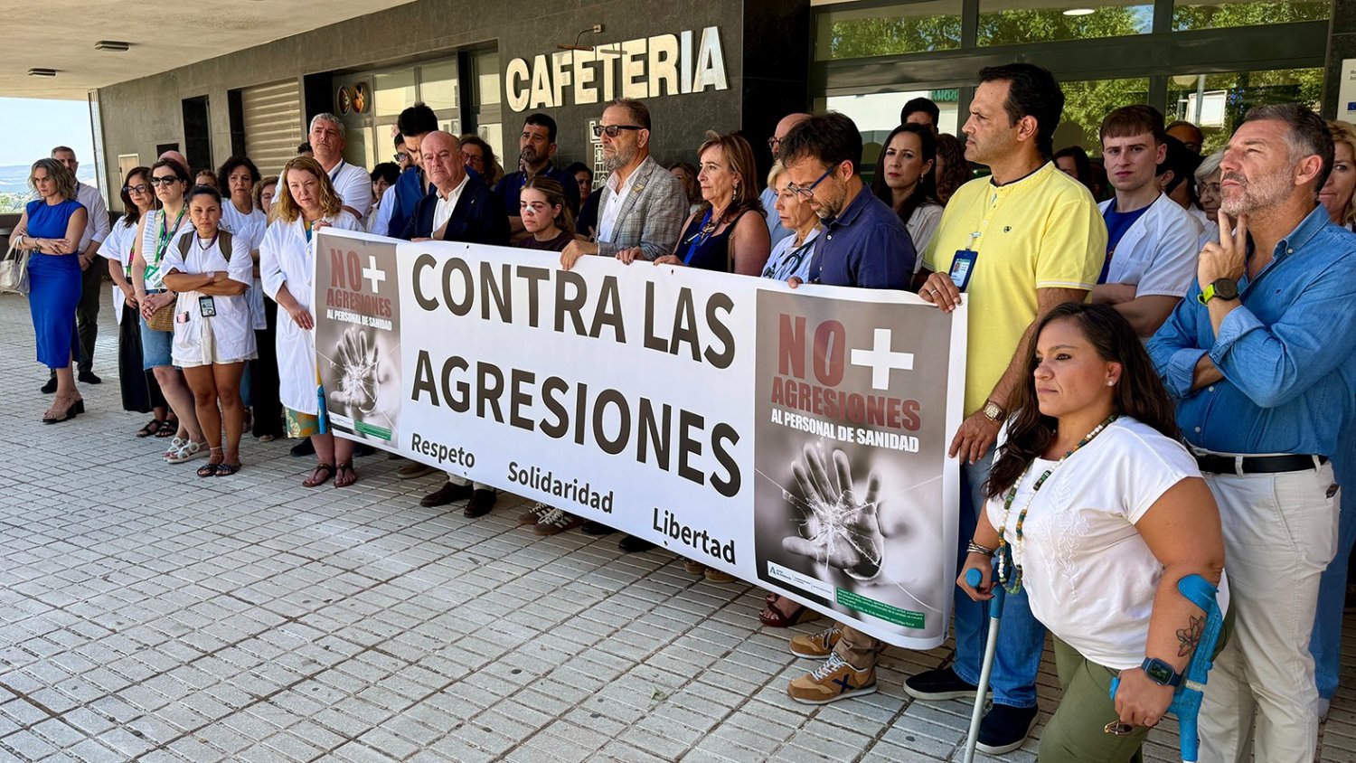 Concentración contra la agresión sufrida por una médica residente de Atención Primaria