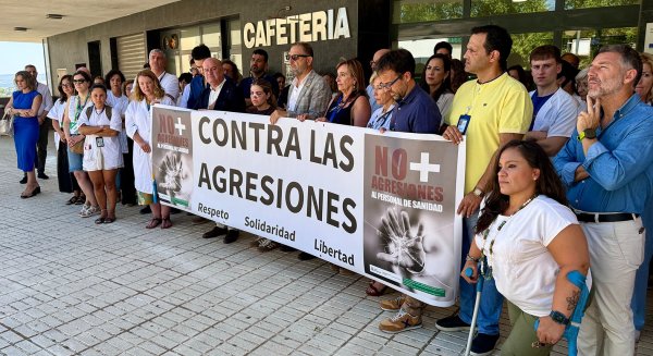 Concentración contra la agresión sufrida por una médica residente de Atención Primaria