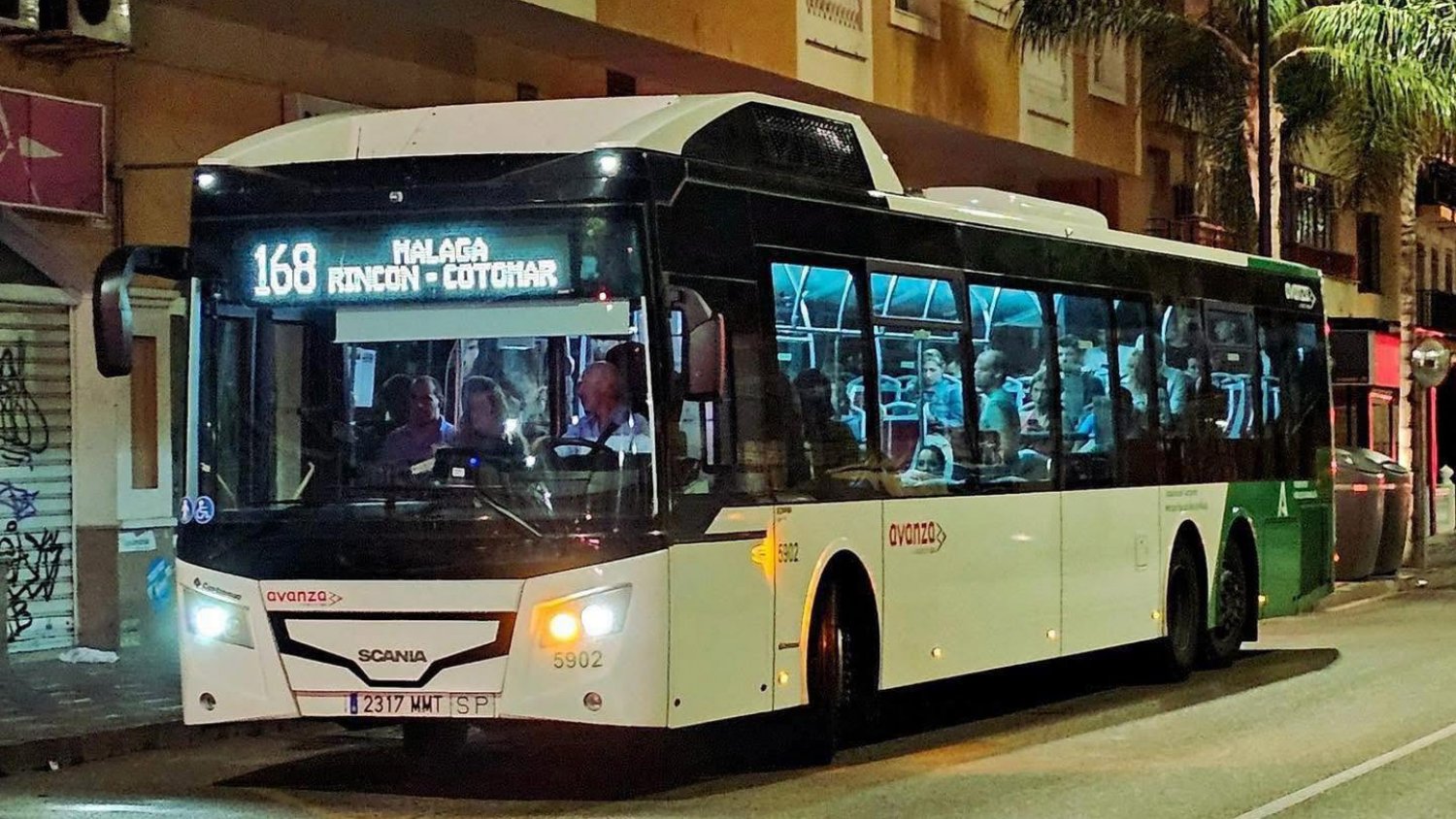 Rincón de la Victoria refuerza el transporte público durante la Feria con más servicios de la línea M-168