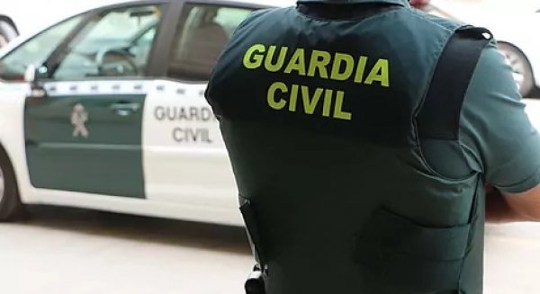 Un hombre mata a puñaladas a una madre y su hija en Mijas tras un incendio en la vivienda