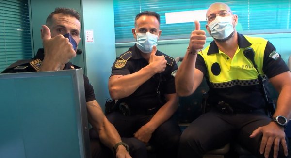La Policía Local reúne más de 68 donaciones en la nueva campaña que protagonizan