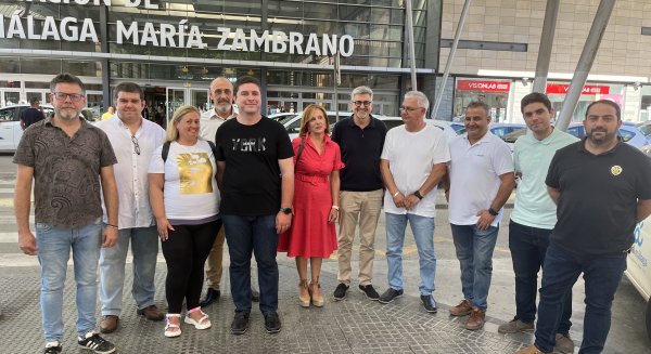 PSOE se compromete con el sector del taxi a perseguir la competencia desleal