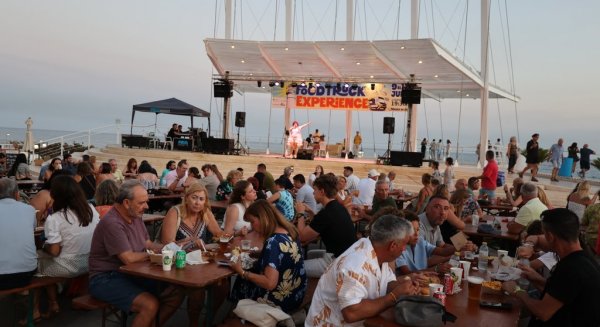 Torrox Costa inaugura una nueva edición de la Foodtruck Experience
