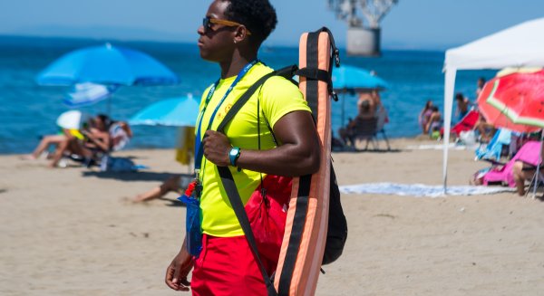Las playas de Marbella cierran junio sin rescates graves y con la prevención como protagonista