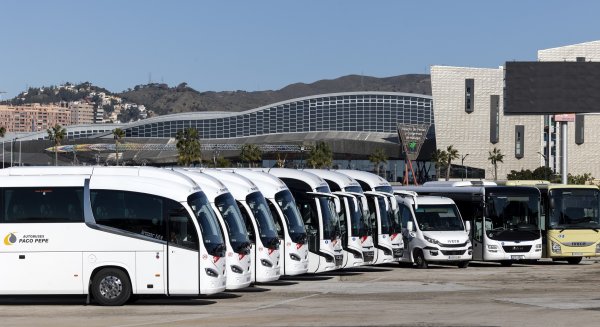 Mijas mejora la movilidad con un servicio de autobuses lanzadera liderado por el Grupo de Transporte Paco Pepe