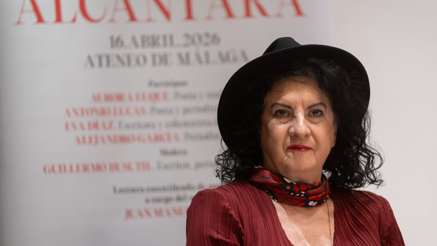Aurora Luque recibe el III Premio Antorcha de Honor por su trayectoria poética