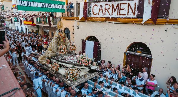 La procesión de la Virgen del Carmen volverá a congregar a miles de personas en Torremolinos el día de su patrona