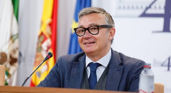 Vox insta a Moreno a eliminar las trabas legales para la limpieza del campo frente a los incendios