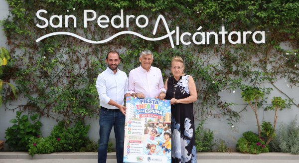 San Pedro Alcántara acoge la Fiesta Infantil de la Espuma con juegos populares, animación y actividades para toda la familia
