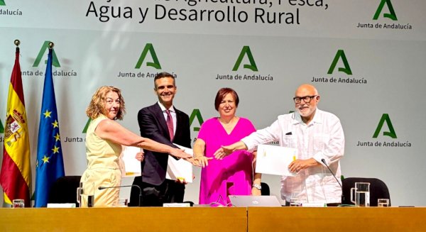 La Junta, Seiasa y los regantes firman los convenios para ejecutar las obras del Plan RegadíA por 138,3M€