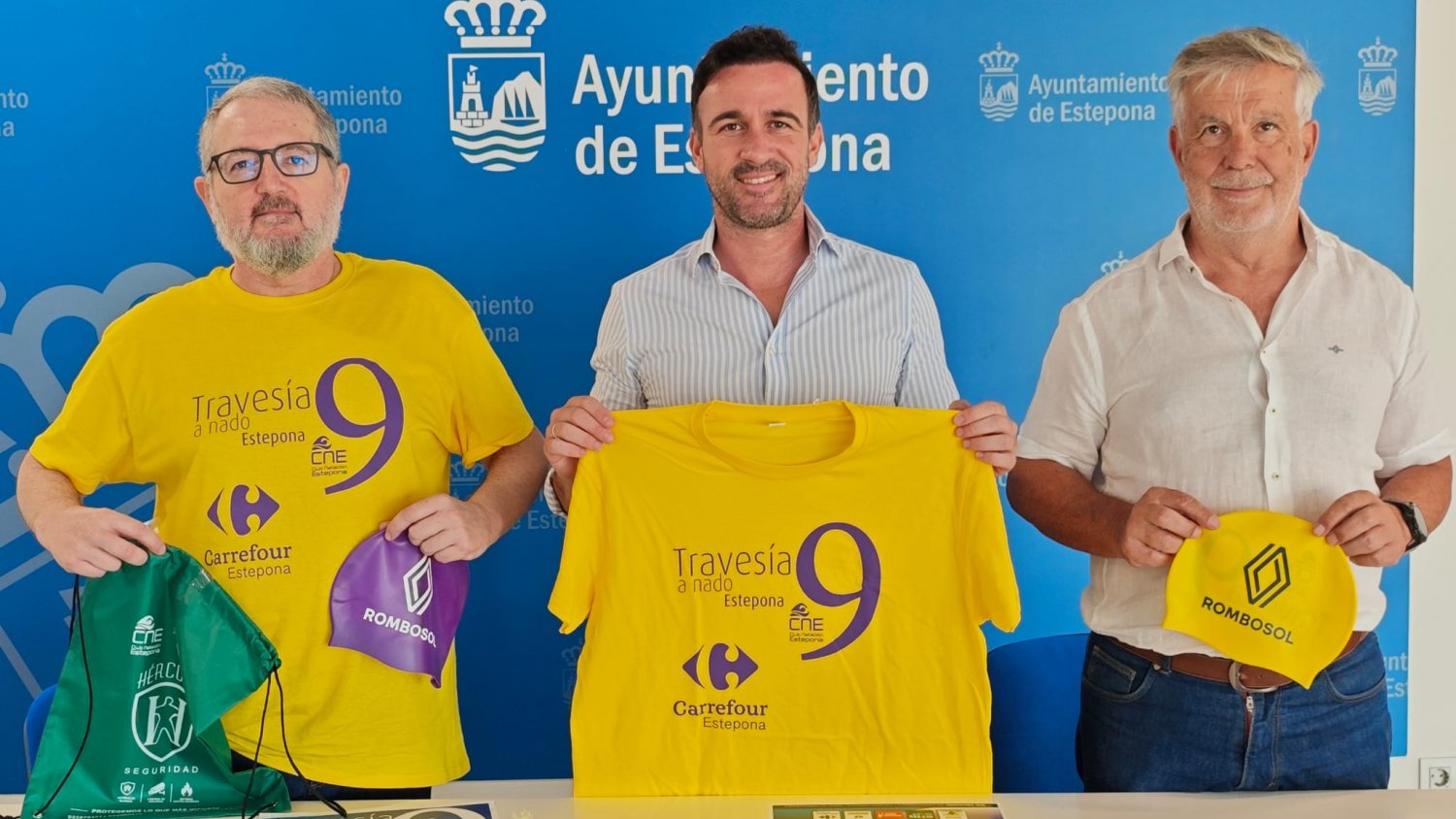Estepona acoge la IX Travesía a Nado Virgen del Carmen Coronada el próximo domingo