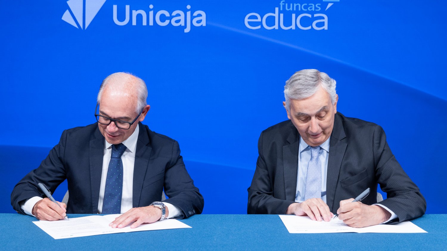 Unicaja renueva su alianza con Funcas para impulsar diez iniciativas de educación financiera para 30.000 beneficiarios