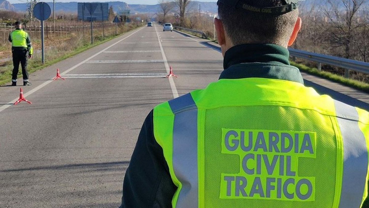 Fallece un hombre de 74 años al ser arrollado en la A-7 en Marbella después de bajar de su camión averiado