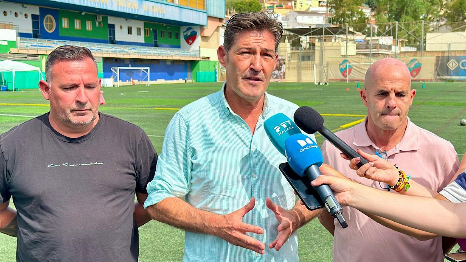 Vox pide la rehabilitación integral del campo de fútbol de La Mosca y un plan que garantice la convivencia con los vecinos